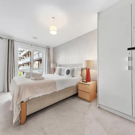 Stylish 2-Br In Colindale, London Next To Wembley, London Museum And Underground Station Apartment Edgware Exterior photo