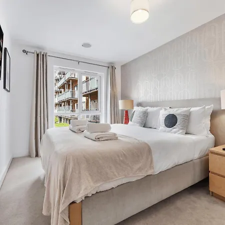 Stylish 2-Br In Colindale, London Next To Wembley, London Museum And Underground Station Apartment Edgware Exterior photo