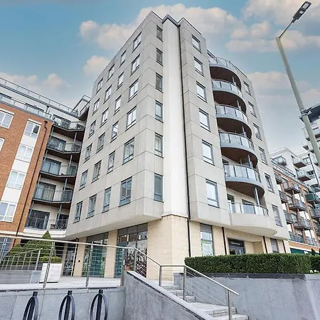 Stylish 2-Br In Colindale, London Next To Wembley, London Museum And Underground Station Apartment Edgware Exterior photo