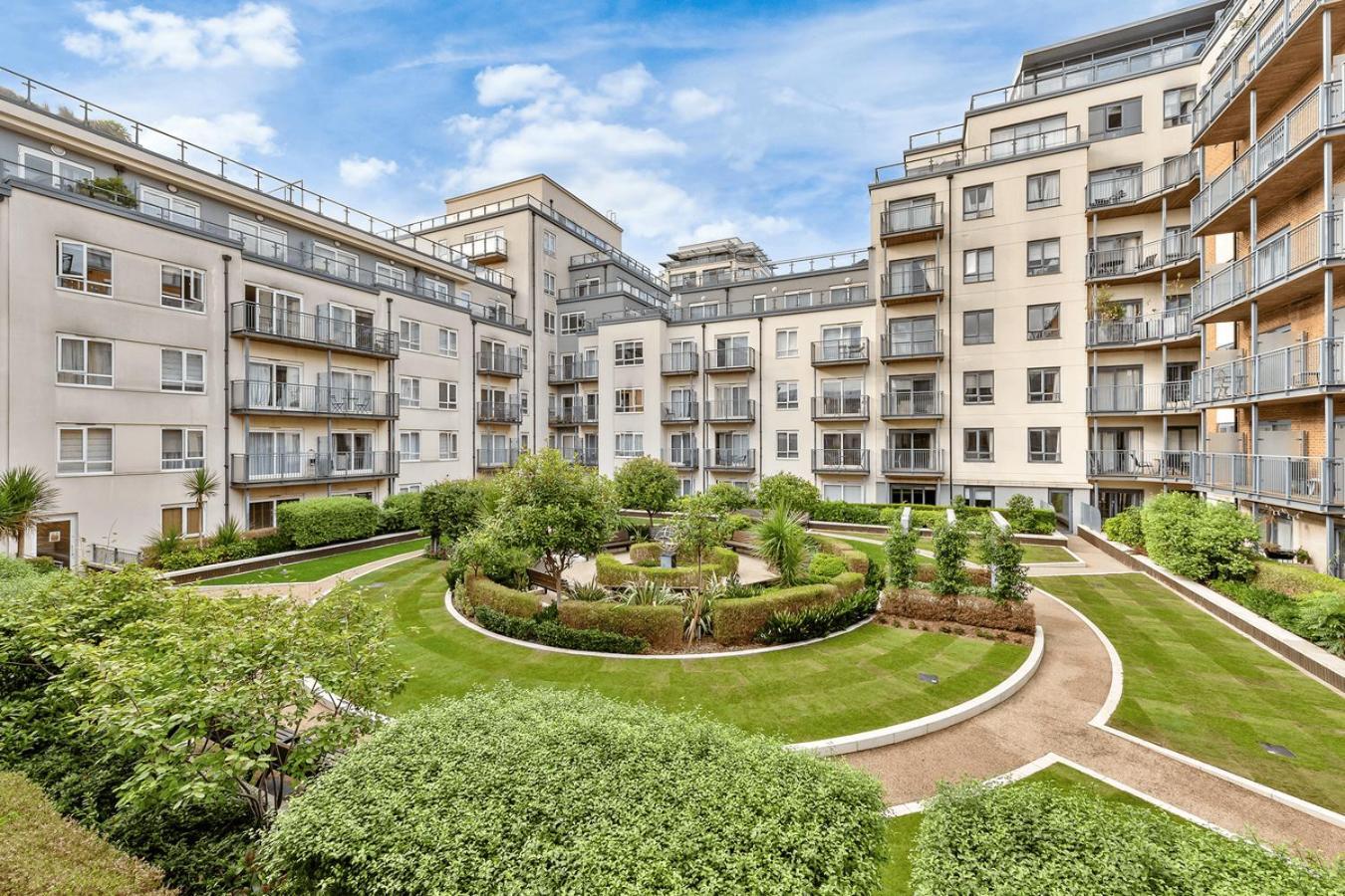Stylish 2-br In Colindale, London Next To Wembley, London Museum And Underground Station Apartment Edgware